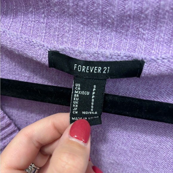 Deep v sweater - Picture 2 of 2